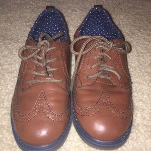 Boys size 1 Carter’s Brown dress shoes